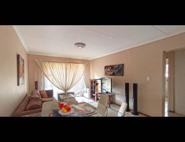 2 BEDROOM APARTMENT FOR SALE IN PARKRAND